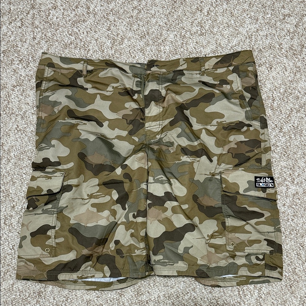 Salt life Men's Camo Cargo Shorts - Green Camo